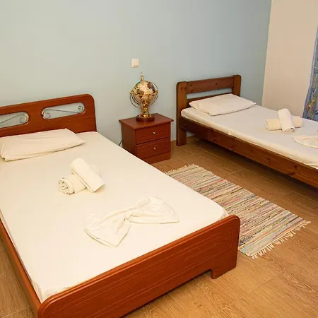 Holiday home Mediterre Garden House Perivolion